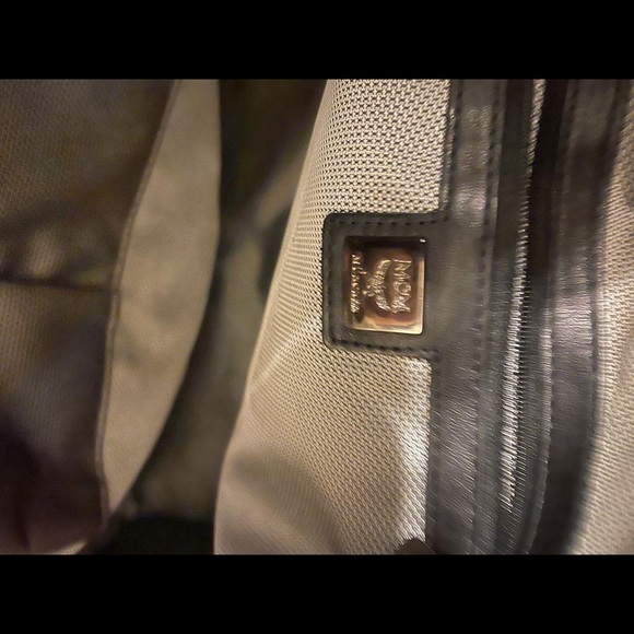 ❌SOLD❌Extra large MCM backpack in excellent condition - Picture 9 of 11